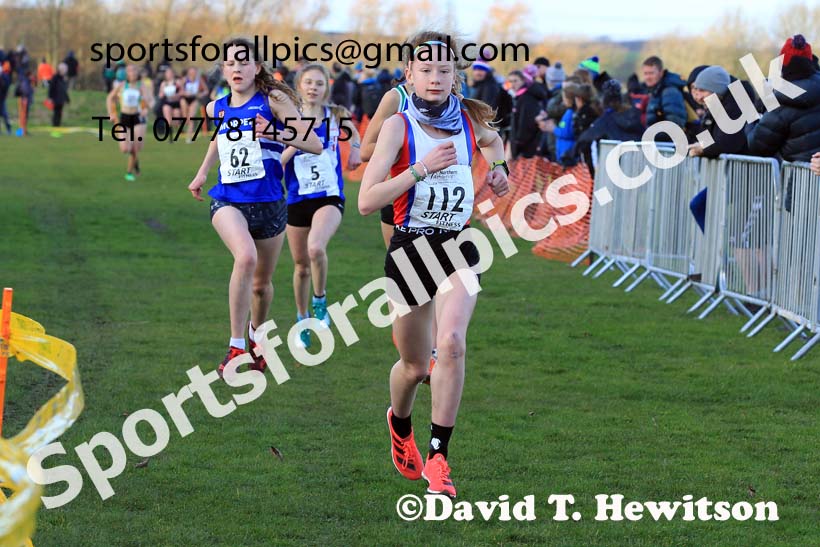 Womens under-17s 2022 Northern Cross Country Champs., Pontefract. Photo: David T. Hewitson/Sports for All Pics